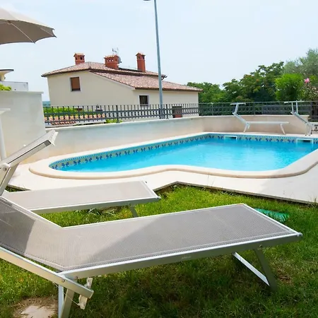 Deluxe With Private Pool - 100m From The Sea *