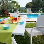 Deluxe With Private Pool - 100m From The Sea Pola