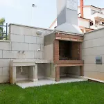 Deluxe With Private Pool - 100m From The Sea Appartamento Pola