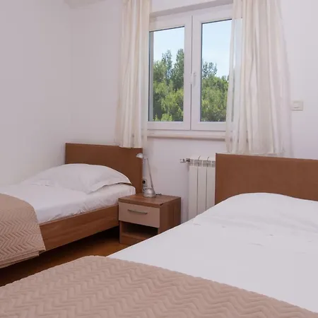 Deluxe With Private Pool - 100m From The Sea *