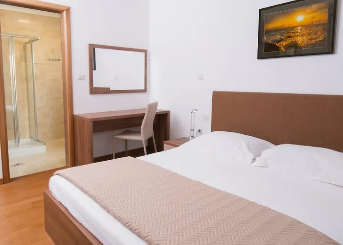 Deluxe With Private Pool - 100m From The Sea Διαμέρισμα