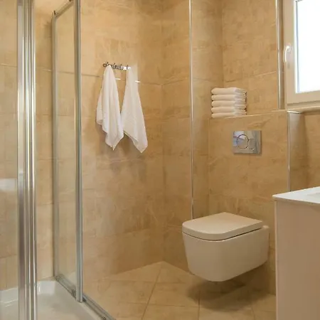 Deluxe With Private Pool - 100m From The Sea Apartmán *
